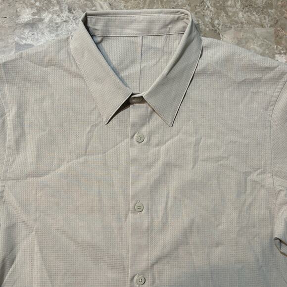 Lululemon Shirt Mens Medium Tan Brown Airing Easy Short Sleeve Button Summer - Picture 1 of 10